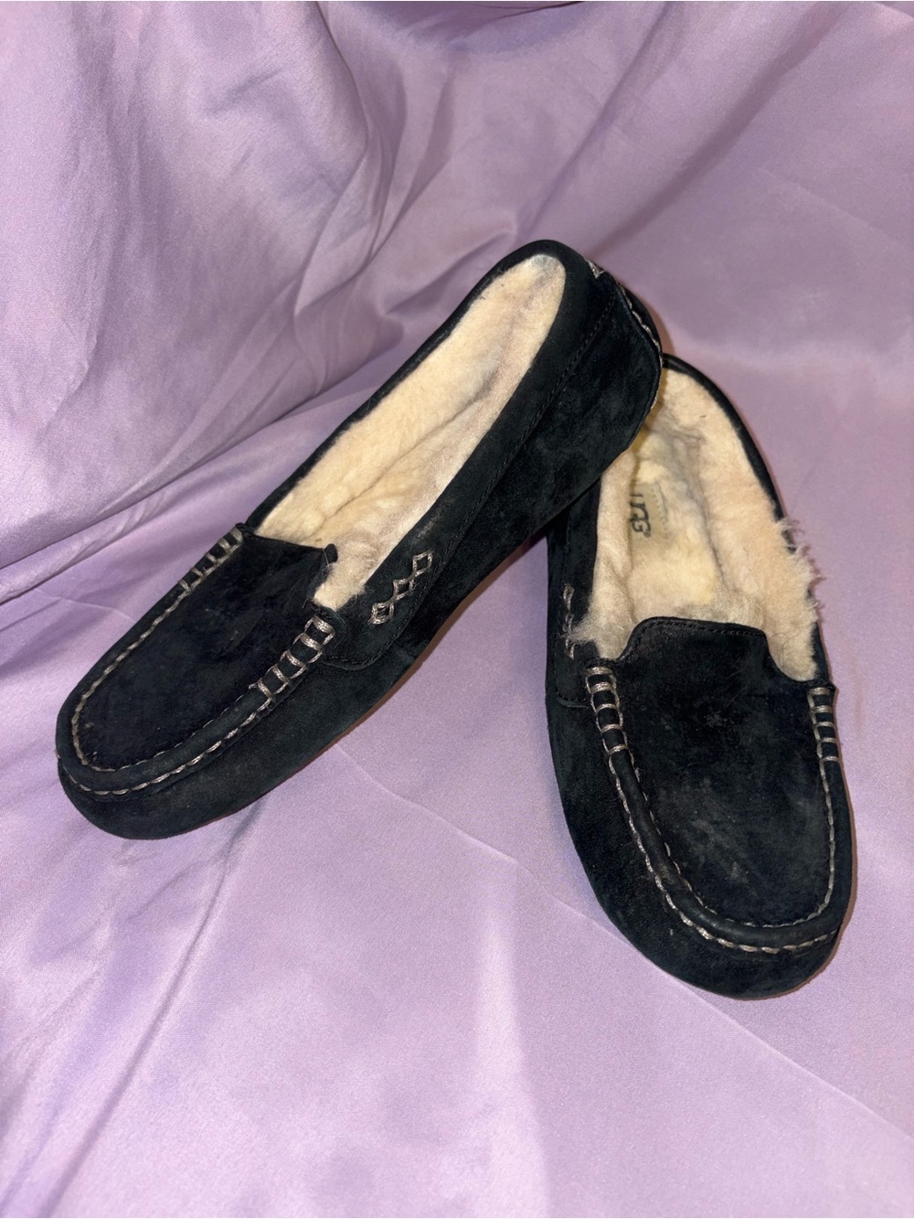 Ugg moccasins unisex